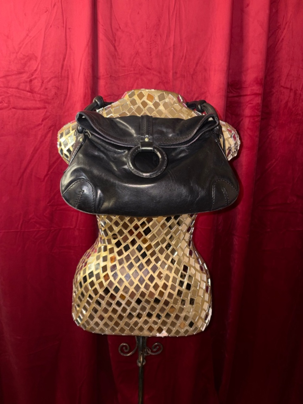 Stuart Weitzman Black Leather Shoulder Bag with Ring Accent - Picture 2 of 6